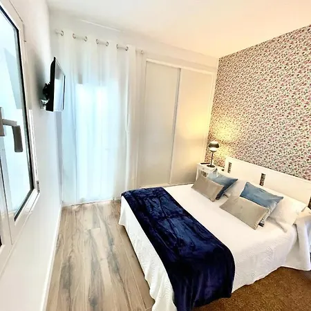 Luxury Sea Front V Apartamento *