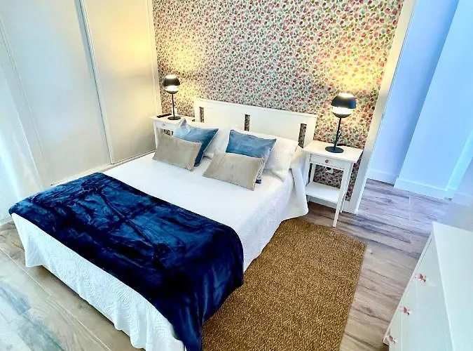 Luxury Sea Front V Apartment